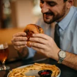 Dansk restaurantkæde får massiv kritik: Tilføjede selv drikkepenge til regningen